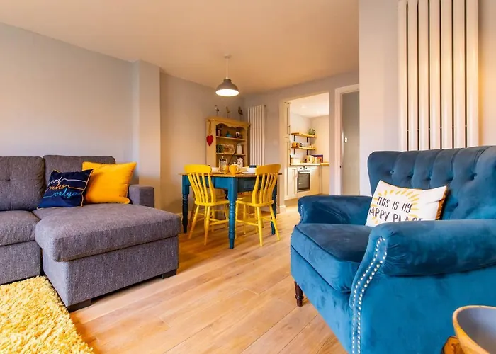 Host & Stay - The Courtyard