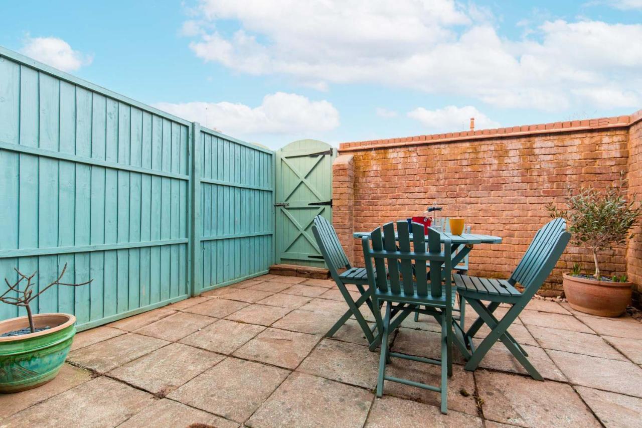 Host & - The Courtyard * Snettisham