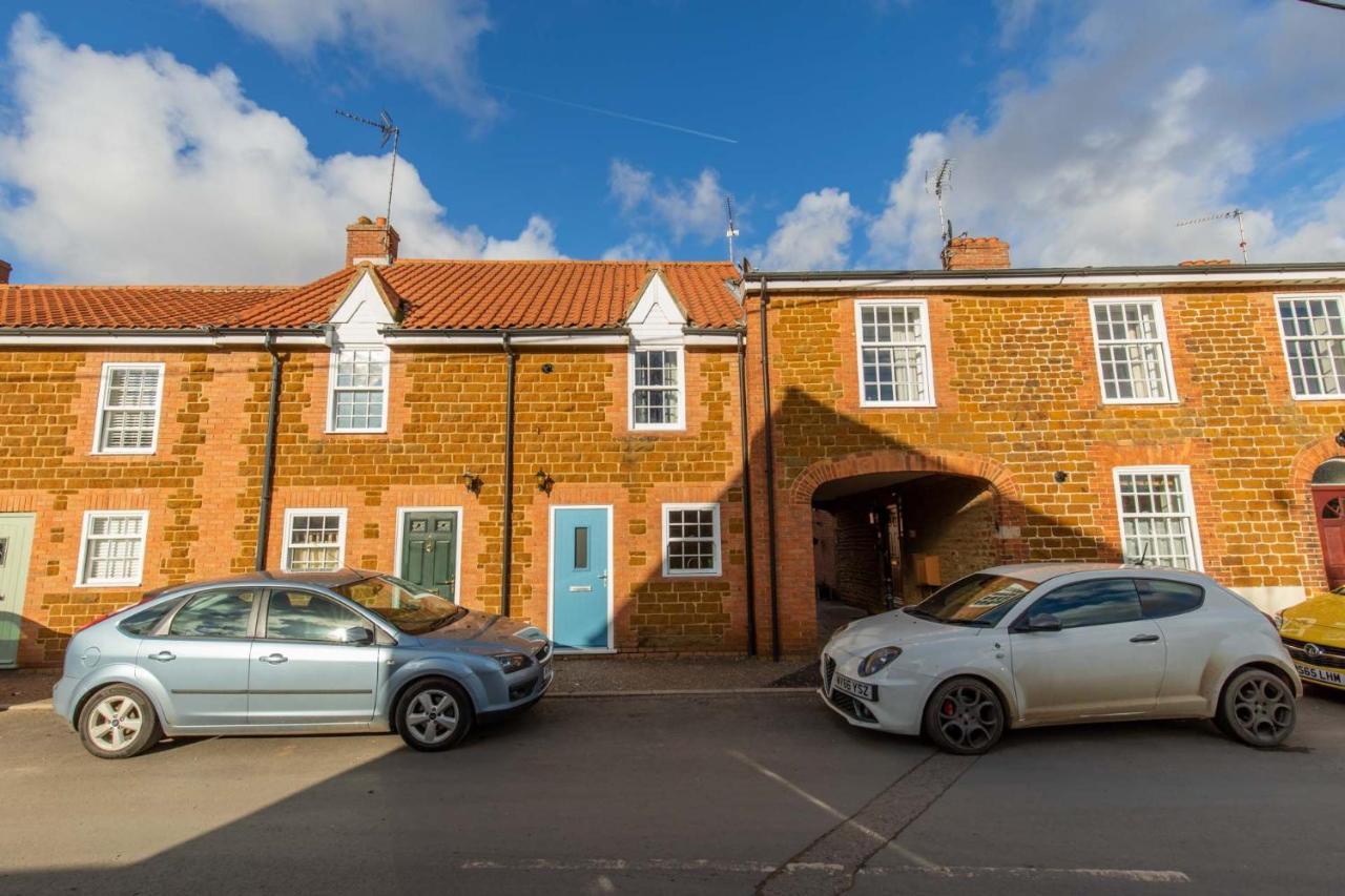 Host & - The Courtyard Holiday home
